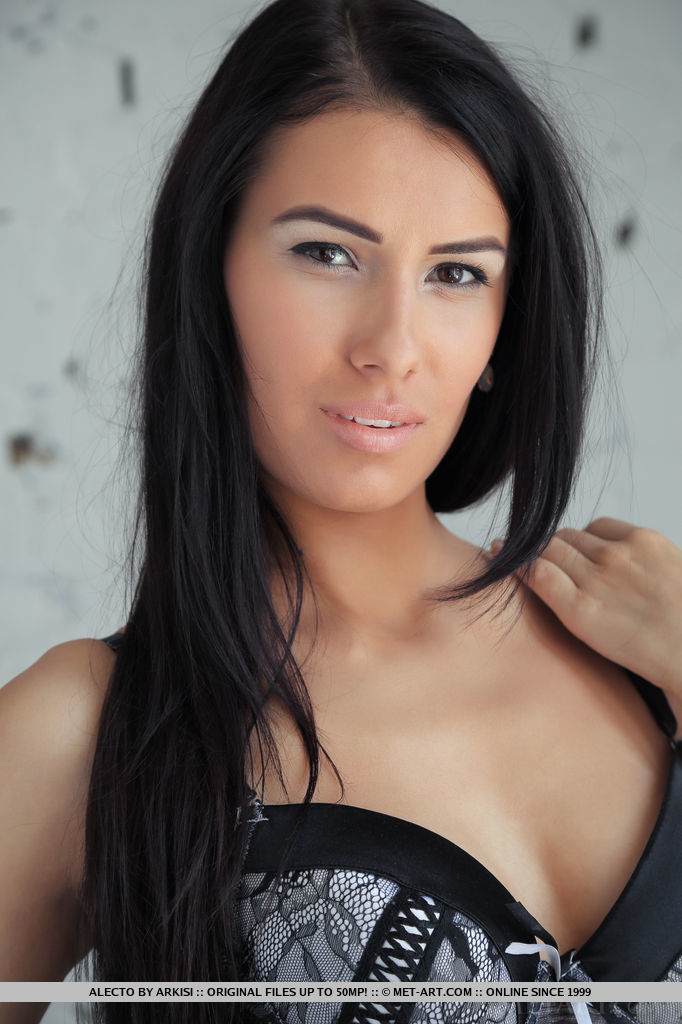 Naked petite girl - XXX Dessert - Picture 1
