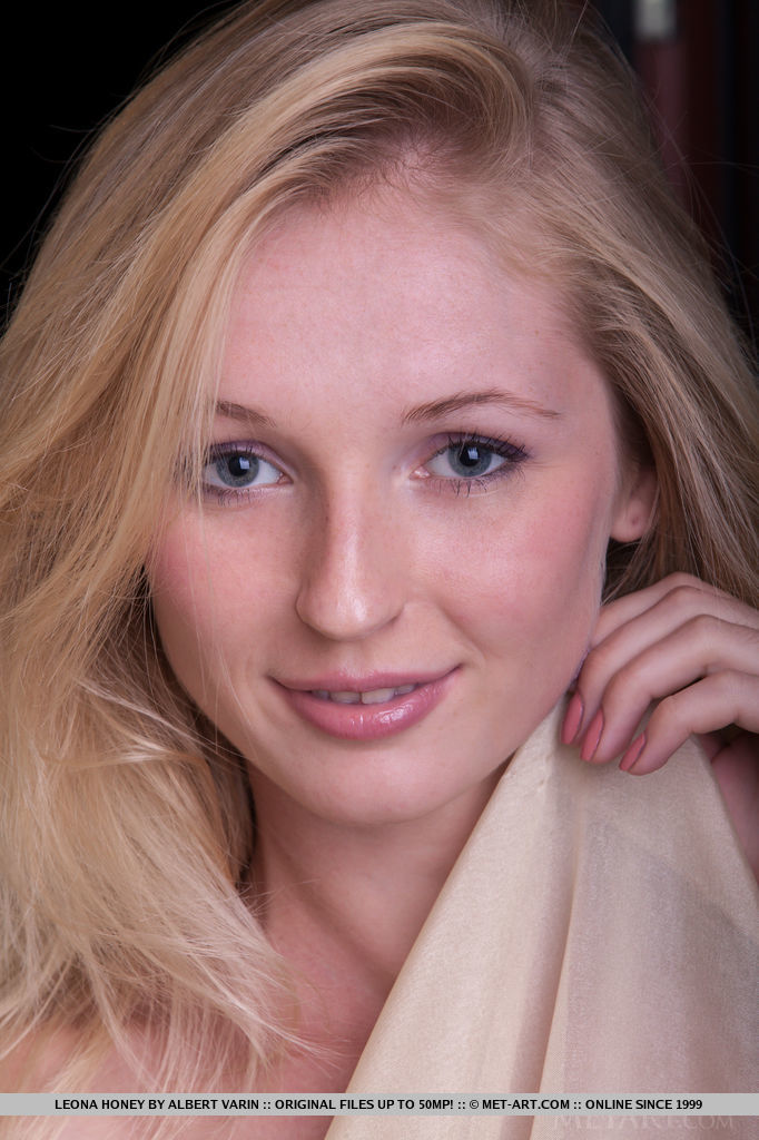 Czech stripping breast - XXX Dessert - Picture 18