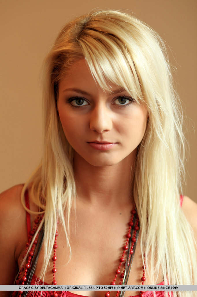 Clothed slim glamour - XXX Dessert - Picture 1