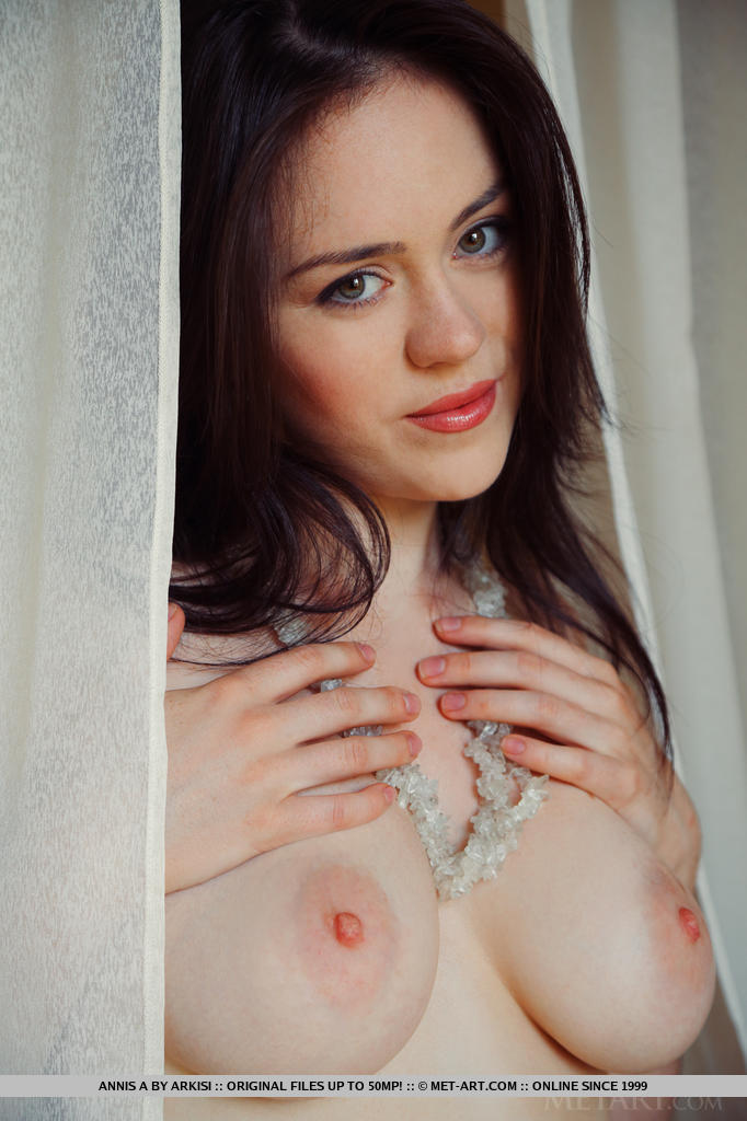 Dark haired euro glamour - XXXonXXX - Pic 5