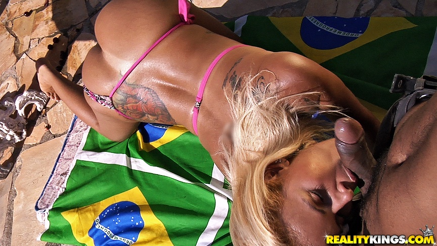 Horny bikini cumshot - XXX Dessert - Picture 7