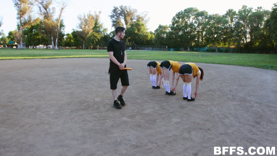 Uniform amateur teen redhead - XXX Dessert - Picture 1