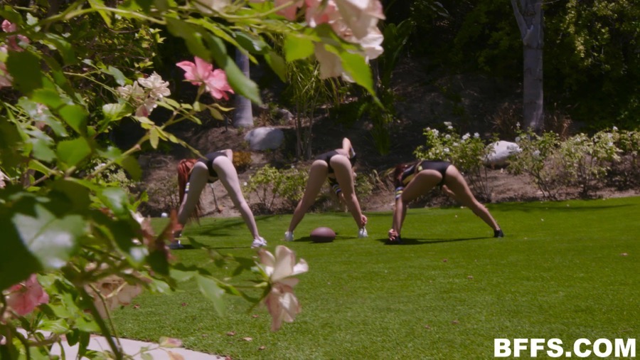 Athletic amateur teen redhead - XXX Dessert - Picture 2