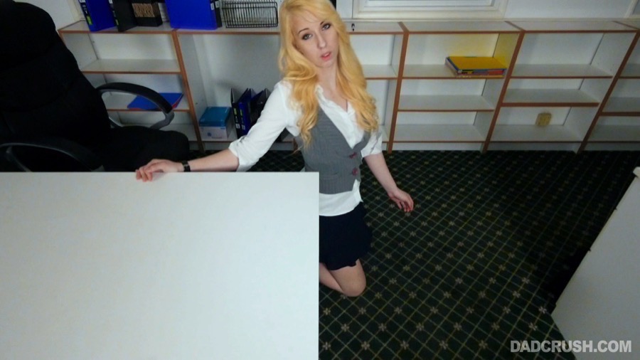 Blonde amateur daughter - XXX Dessert - Picture 11
