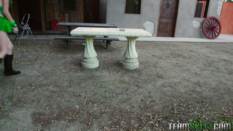 Innocent short skirt schoolgirl - XXX Dessert - Picture 1