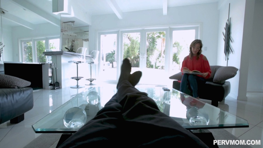 Small ass best friends mom - XXX Dessert - Picture 3