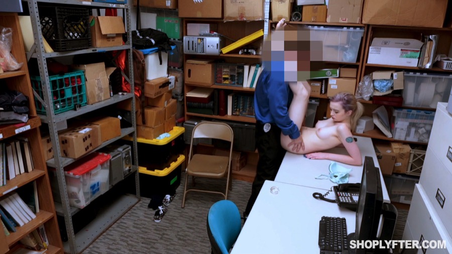 Ponytailed blonde filmed while having offic - XXX Dessert - Picture 12