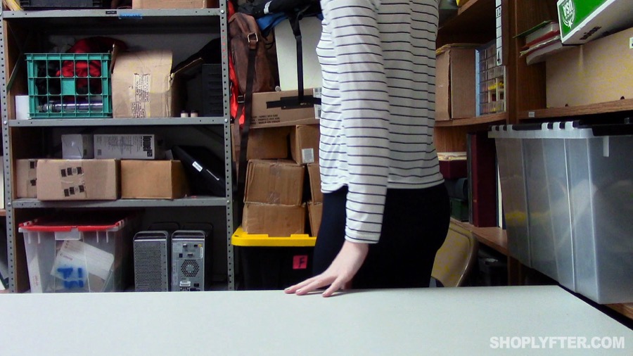 Words aren’t enough to keep American out of - XXX Dessert - Picture 1