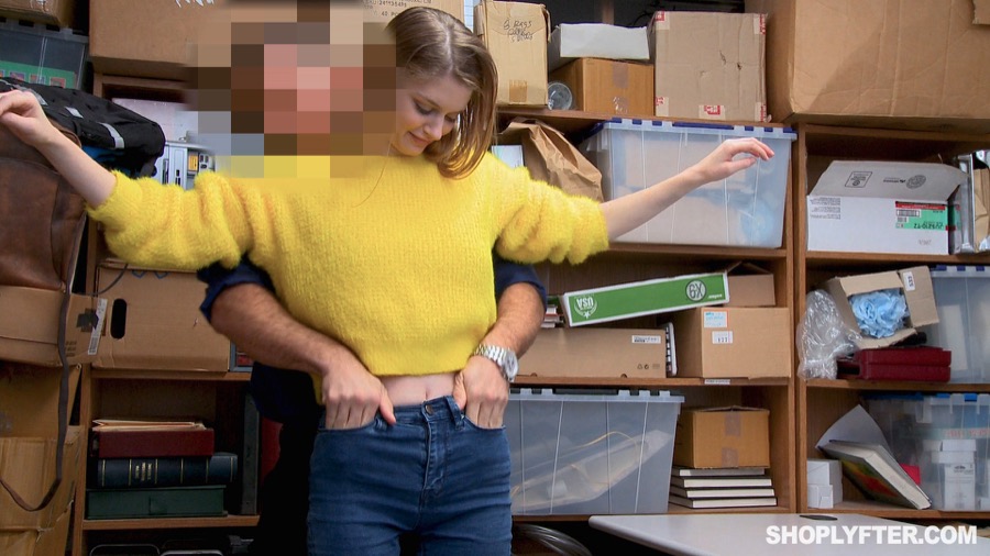 Guard searches and has sex with a thieving  - XXX Dessert - Picture 3