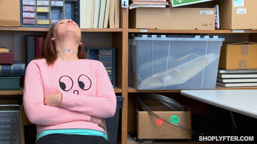 American redhead fucking to stay out of tro - XXX Dessert - Picture 4