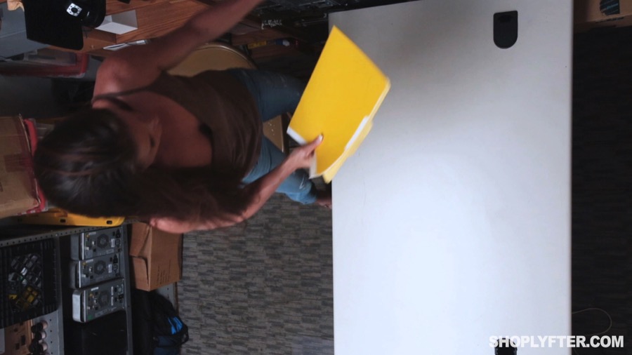 Sexy mom commits a crime and fucks to go fr - XXX Dessert - Picture 5