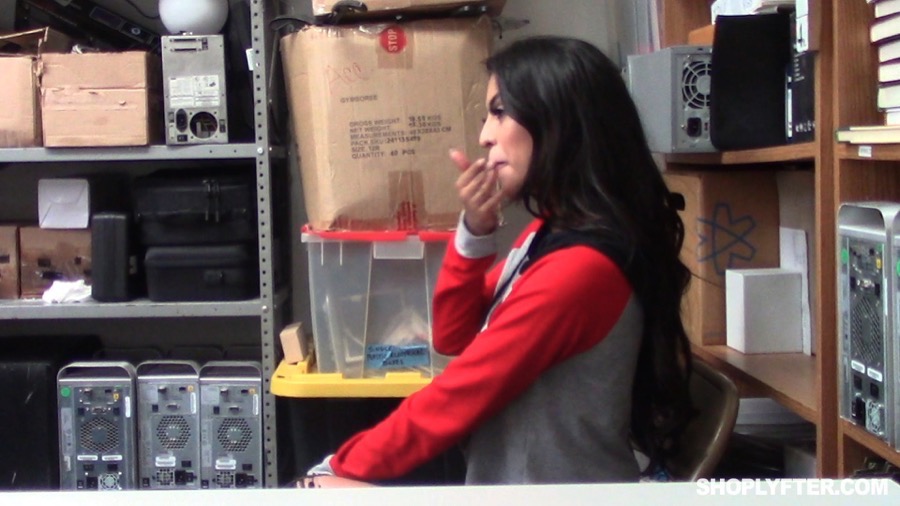 Store guard is relentless while fucking a t - XXX Dessert - Picture 3