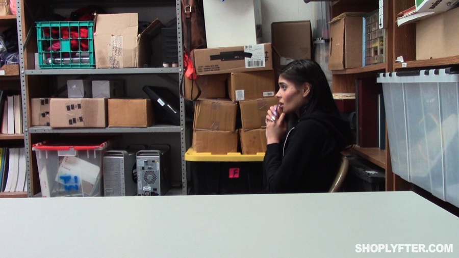 Store Santa has hot sex with a skinny shopl - XXX Dessert - Picture 1