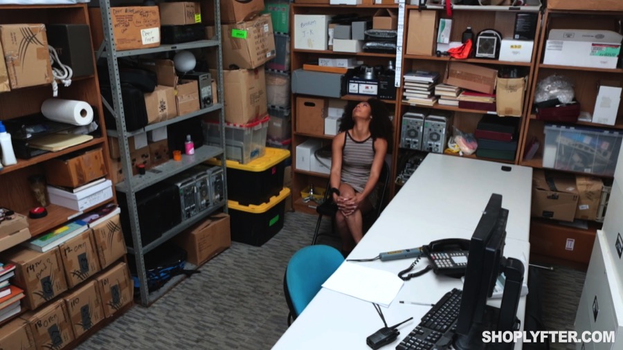 HD footage of office sex between thief and  - XXX Dessert - Picture 1