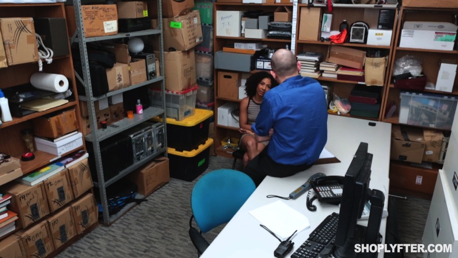 HD footage of office sex between thief and  - XXX Dessert - Picture 4