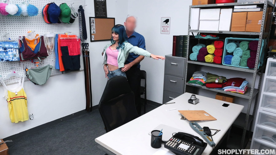 Loss prevention guy’s office sex in HD - XXX Dessert - Picture 5
