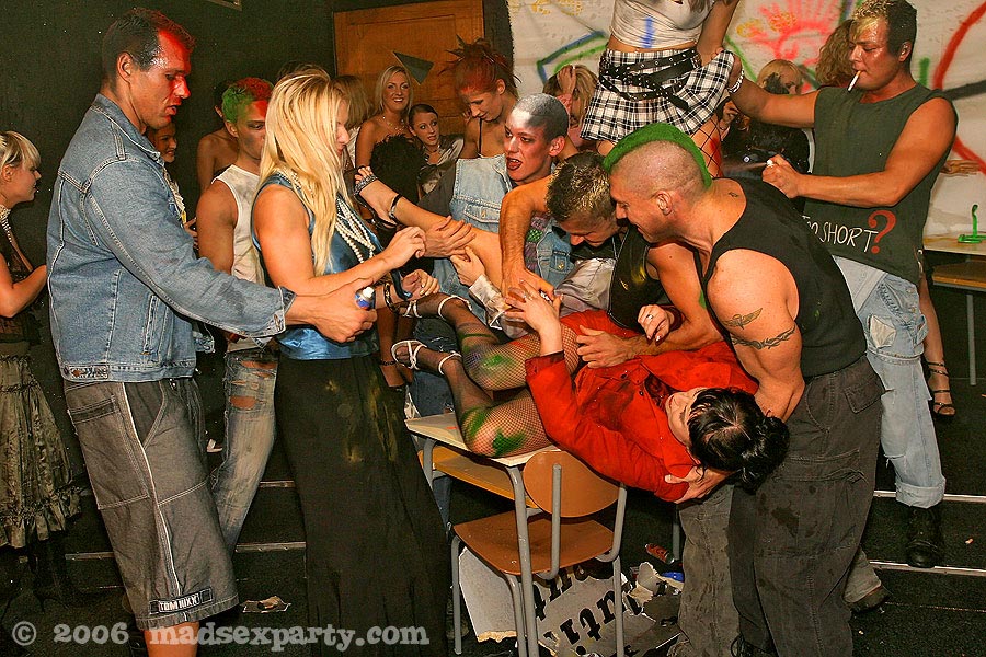 Hardcore stockings boots - XXX Dessert - Picture 5