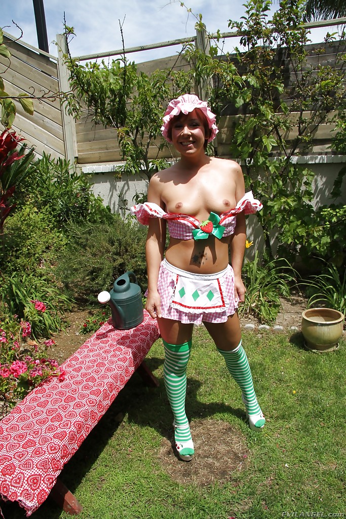 American upskirt pussy - XXX Dessert - Picture 1