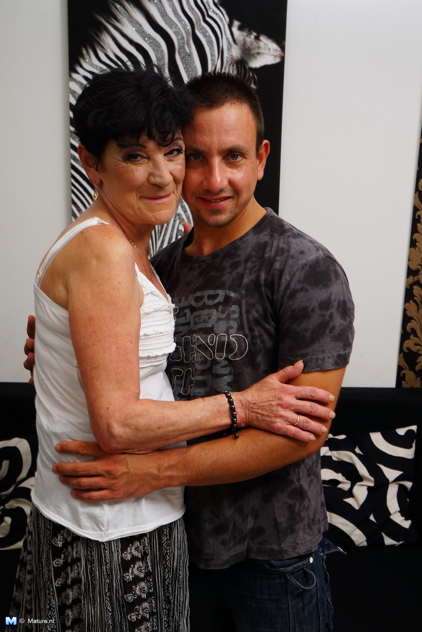 Hot horny cougar - XXX Dessert - Picture 2