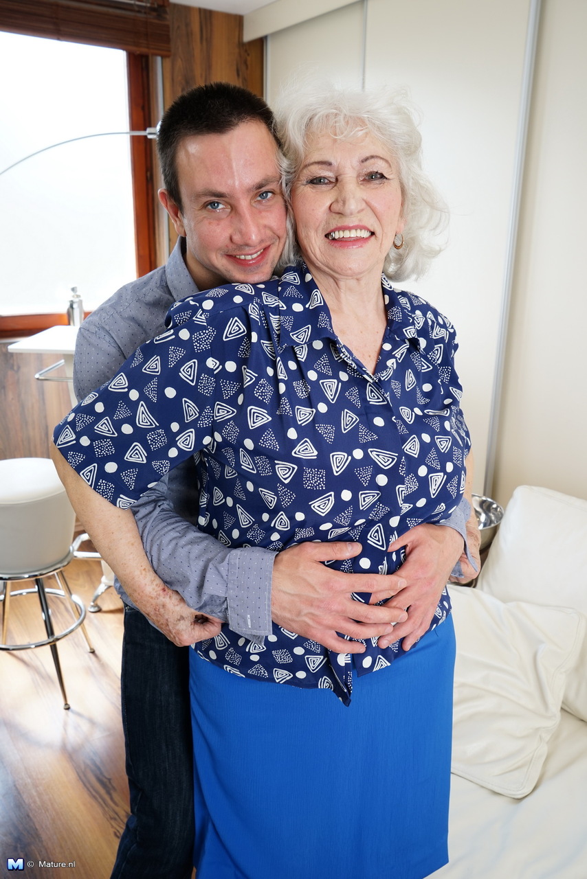 Horny sexy granny - XXX Dessert - Picture 4