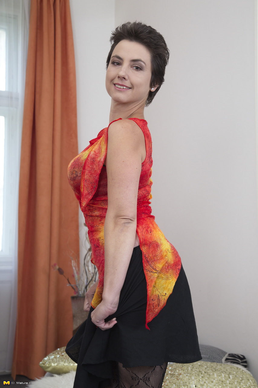 Big tits flash skirt - XXX Dessert - Picture 1