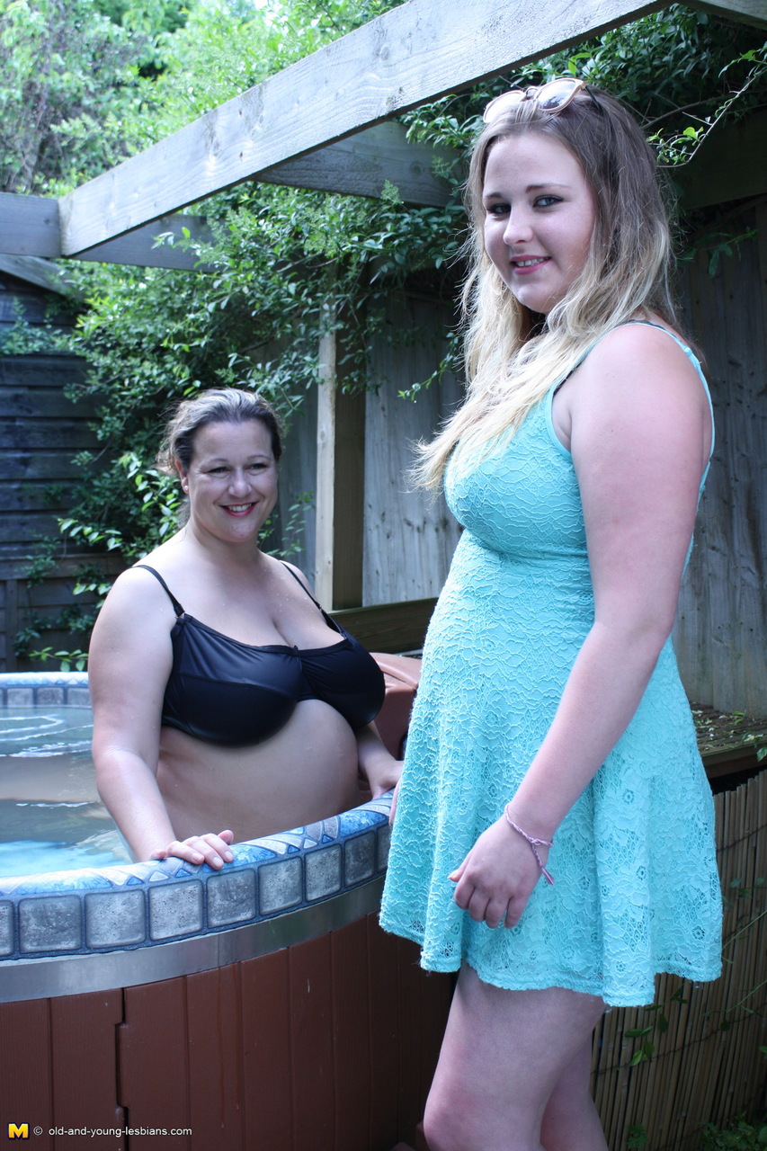 Chubby Blonde Lesbian Xxx - Blonde lesbian swimming pool - XXX Dessert - Picture 1