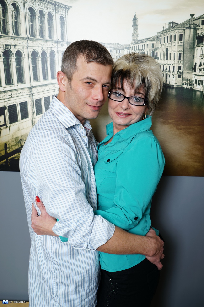 Granny doggystyle - XXX Dessert - Picture 2