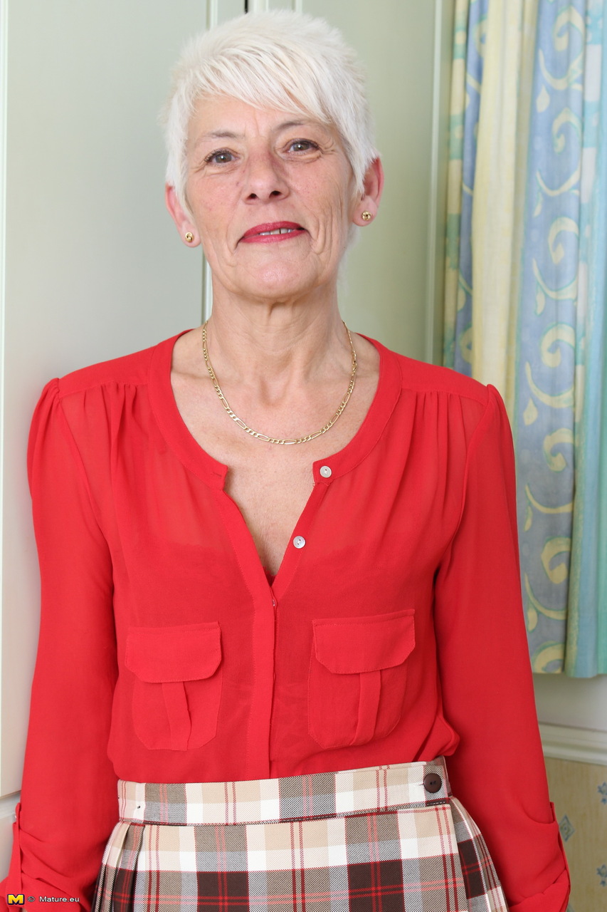 Blonde skinny granny - XXX Dessert - Picture 1