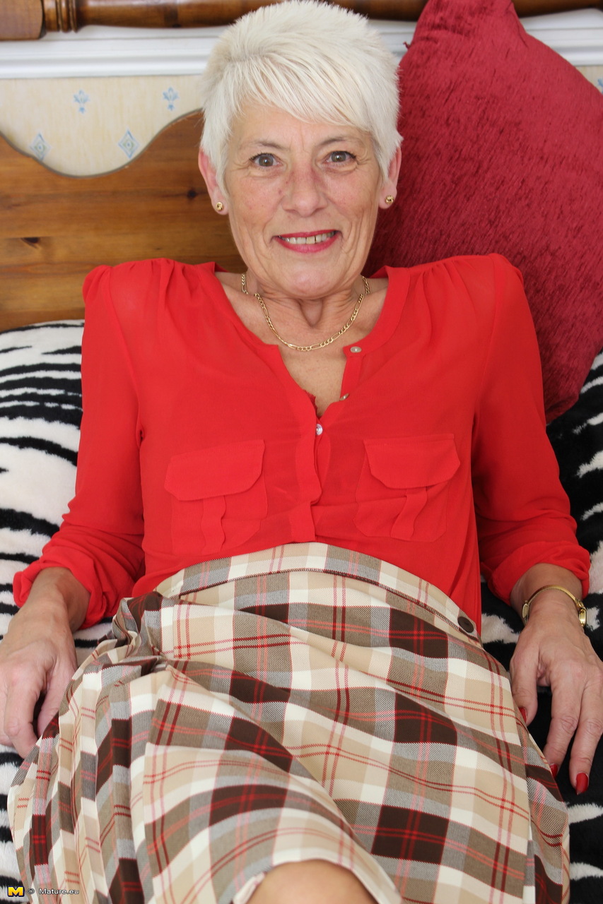 Blonde skinny granny - XXX Dessert - Picture 6