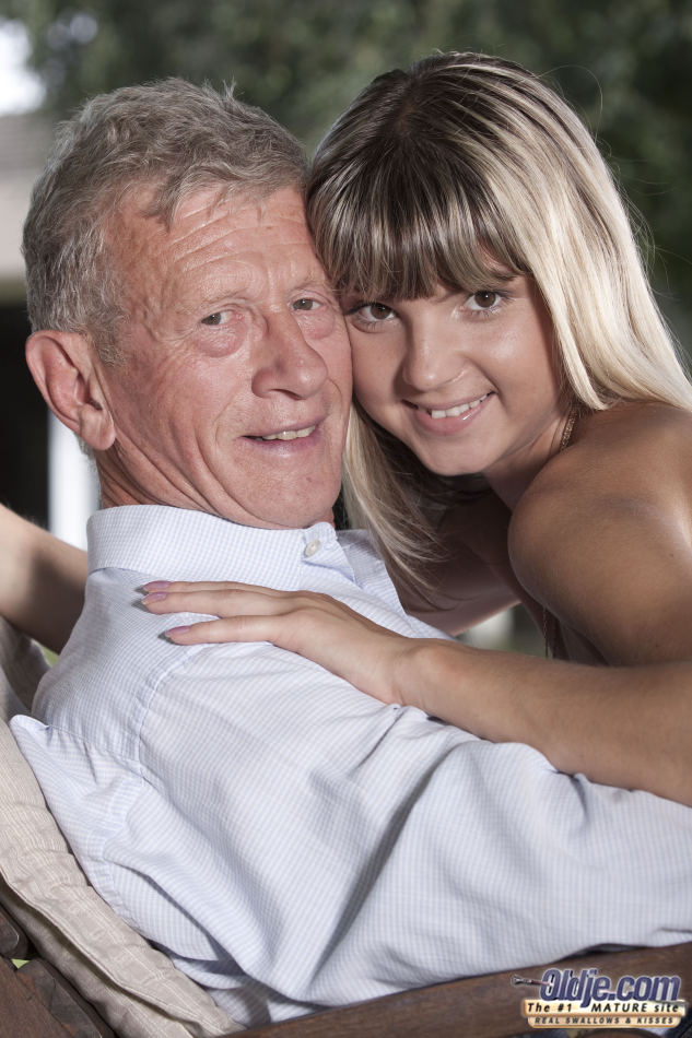 Sexy young Russian's outdoor old man bang - XXX Dessert - Picture 11