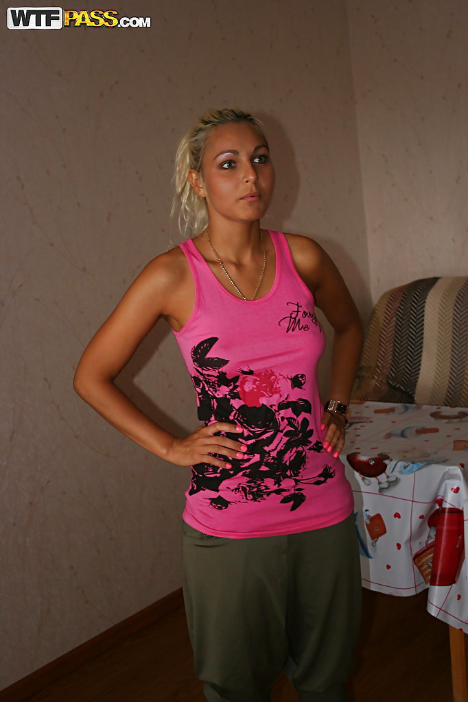 Seductive blonde teen babe - XXXonXXX - Pic 4