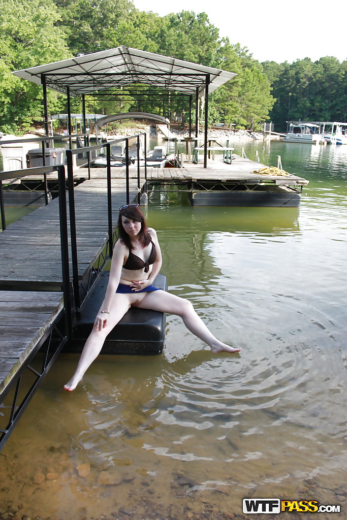 Naughty sexy brunette - XXXonXXX - Pic 3