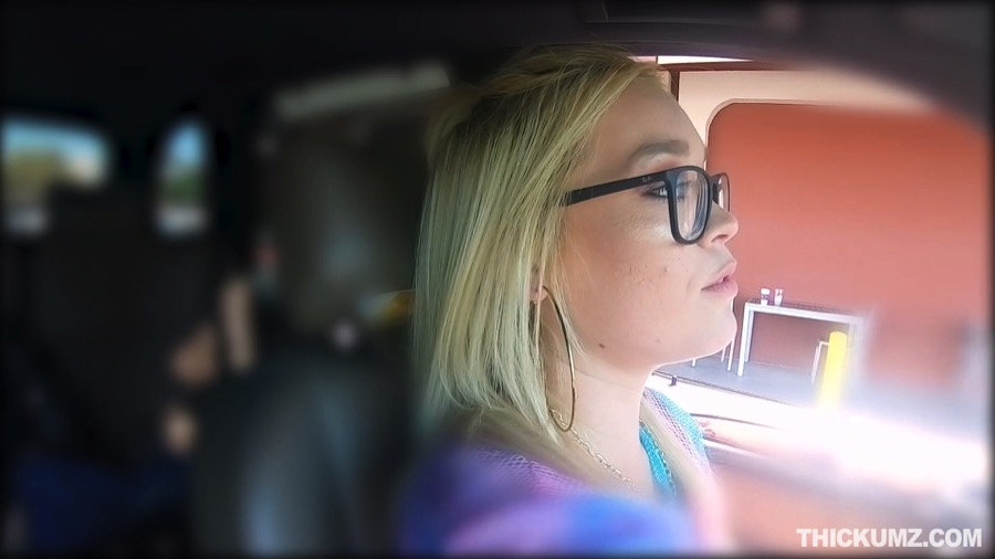 White girl’s big booty oiled before incredi - XXX Dessert - Picture 2
