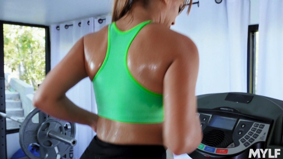 Stud shags sweaty MILF - XXX Dessert - Picture 1