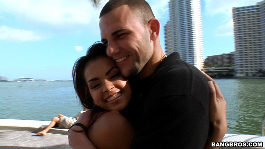 Latin pussy. Going crazy with Daisy. - XXX Dessert - Picture 2