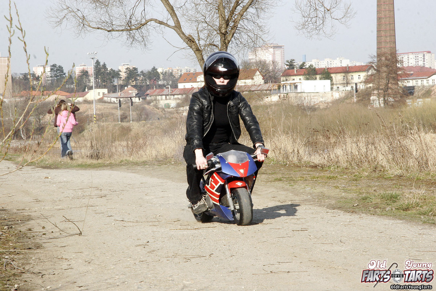 Old young. Senior gives a hurt brunette tee - XXX Dessert - Picture 2