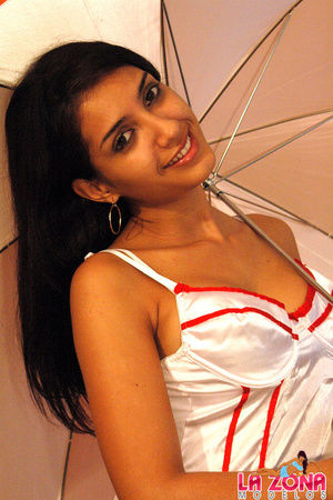 Teen girls. Melinda Shows Off. - XXX Dessert - Picture 3