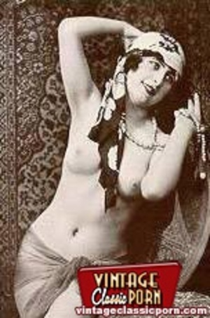 Hairy snatch. Real vintage topless girls - Picture 11