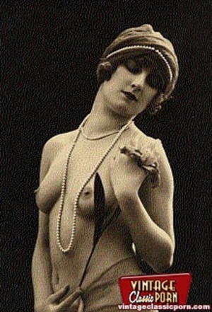 Hairy snatch. Real vintage topless girls - Picture 12