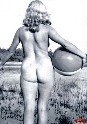 Retro porn. Real vintage outdoor girls e - Picture 8