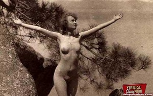 Hairy nude. Several outdoor vintage ladi - Picture 12