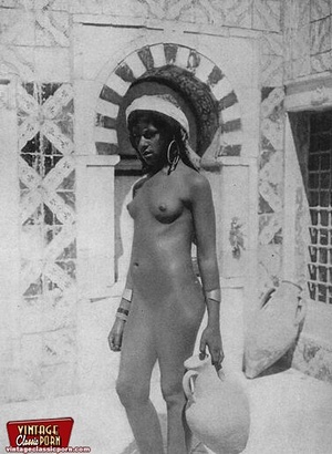 Retro nude. Exciting fifties ebony ladie - Picture 11