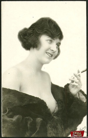 Vintage Celebrity Nudes Smoking - Retro xxx porn. Few very hot smoking vintage chicks posi - XXX Dessert