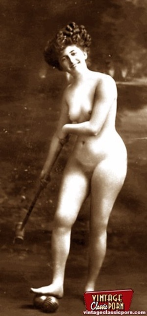 Retro nude. Several Rubens ladies showin - Picture 2