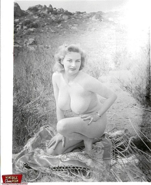 Retro porn. Exciting vintage ladies with - Picture 1