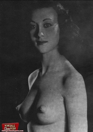 Retro nude. Nude vintage ladies showing  - Picture 3