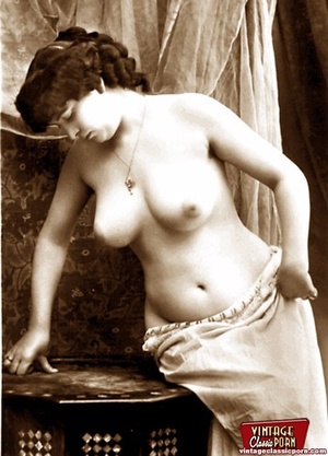 Retro nude. Ladies from the twenties sho - XXX Dessert - Picture 10