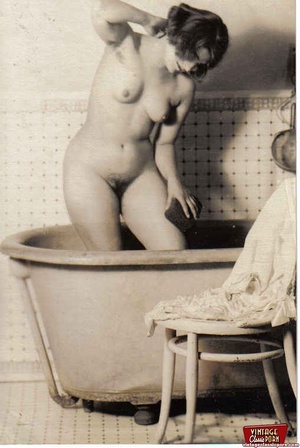 Classic porn. Several sexy vintage ladie - Picture 10