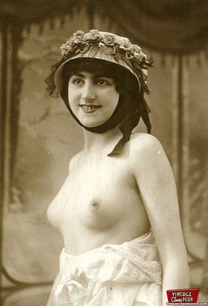 Hairy twat. Real naked vintage chicks we - Picture 3