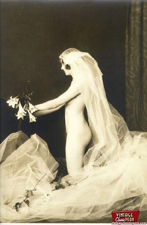 Old porn. Beautiful sexy vintage women p - Picture 1